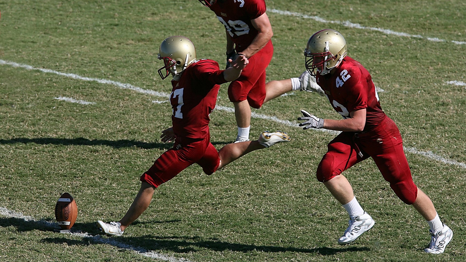 英超比赛中裁判语调与非语言行为对球员情绪波动的影响,用语言或行为对裁判员